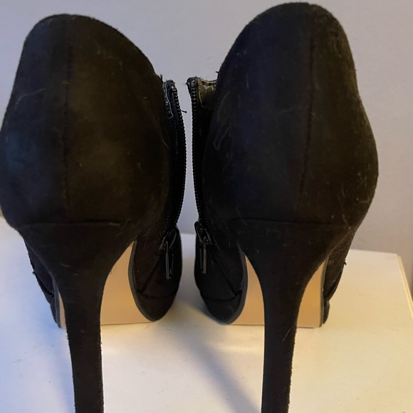SOLD - BLACK ANKLE BOOTS - sz 37 - Picture 2 of 5